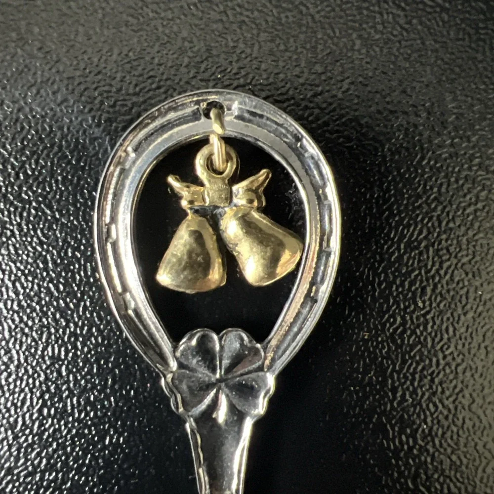 VINTAGE SOUVENIR SPOON BELLS HORSESHOE CLOVER SHAMROCK HANGING CHARM‎